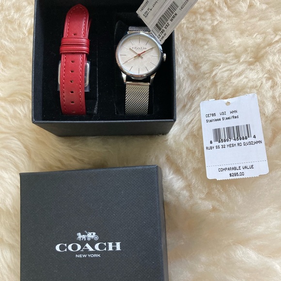 NWT coach ruby stainless steel and red leather watch set. 32 mm . - Picture 3 of 9